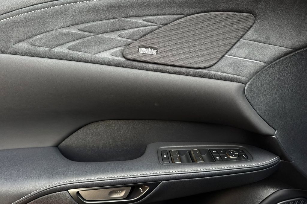 2025 LEXUS RX - photo 11