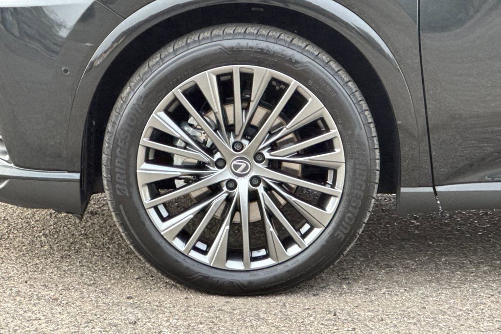 2025 LEXUS RX - photo 33