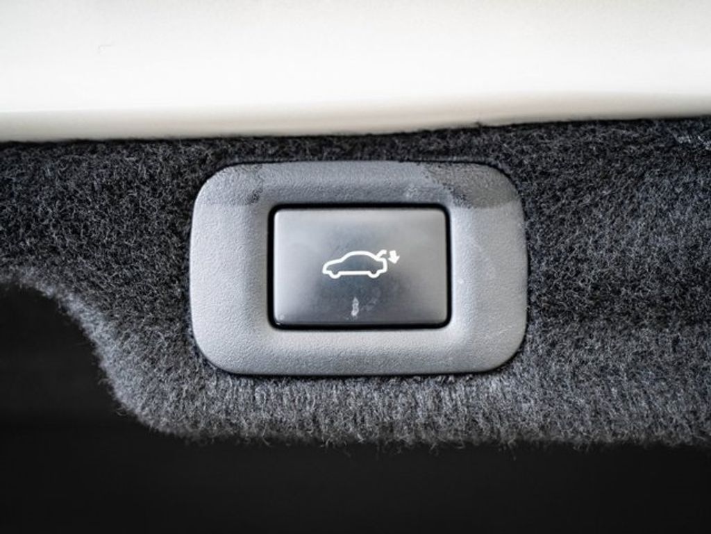 2019 LEXUS LS - photo 20