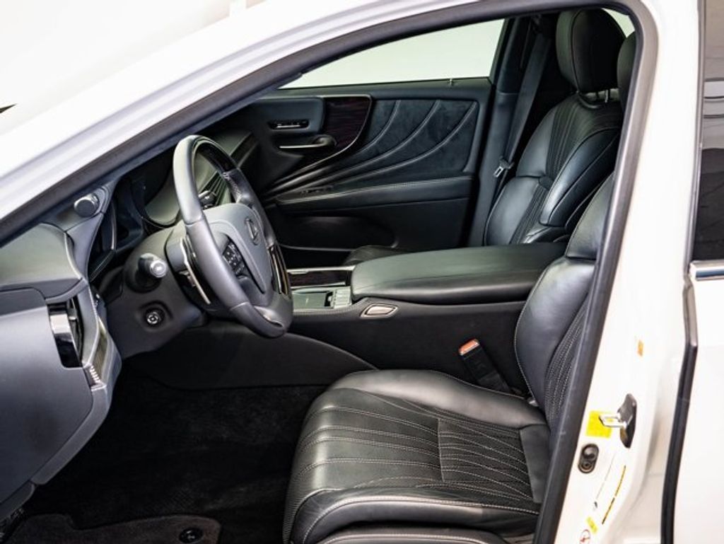 2019 LEXUS LS - photo 21