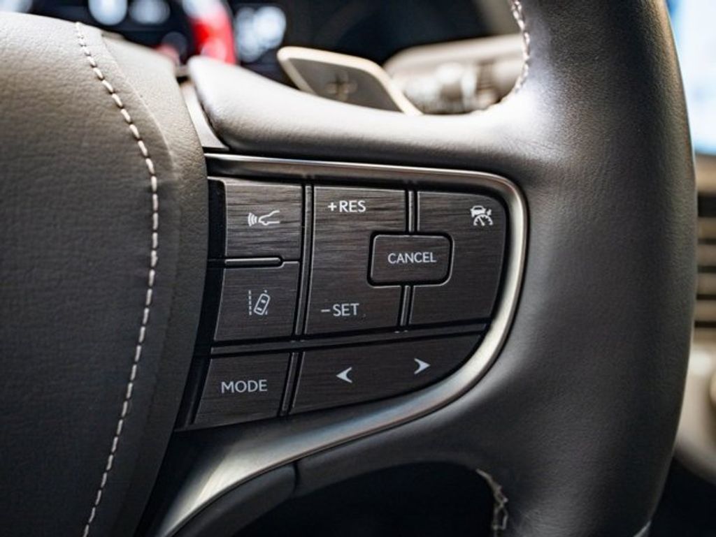 2019 LEXUS LS - photo 27