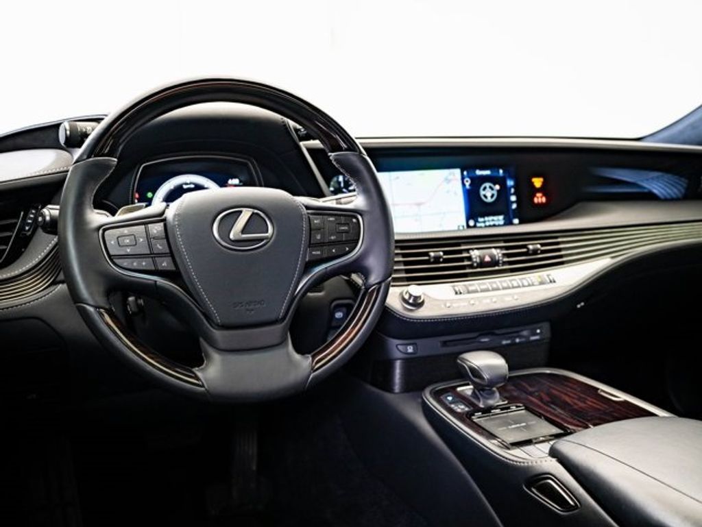 2019 LEXUS LS - photo 4