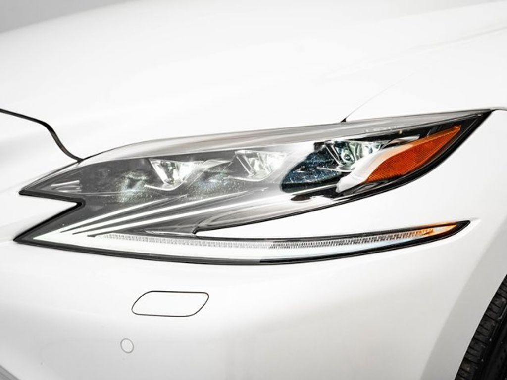 2019 LEXUS LS - photo 16