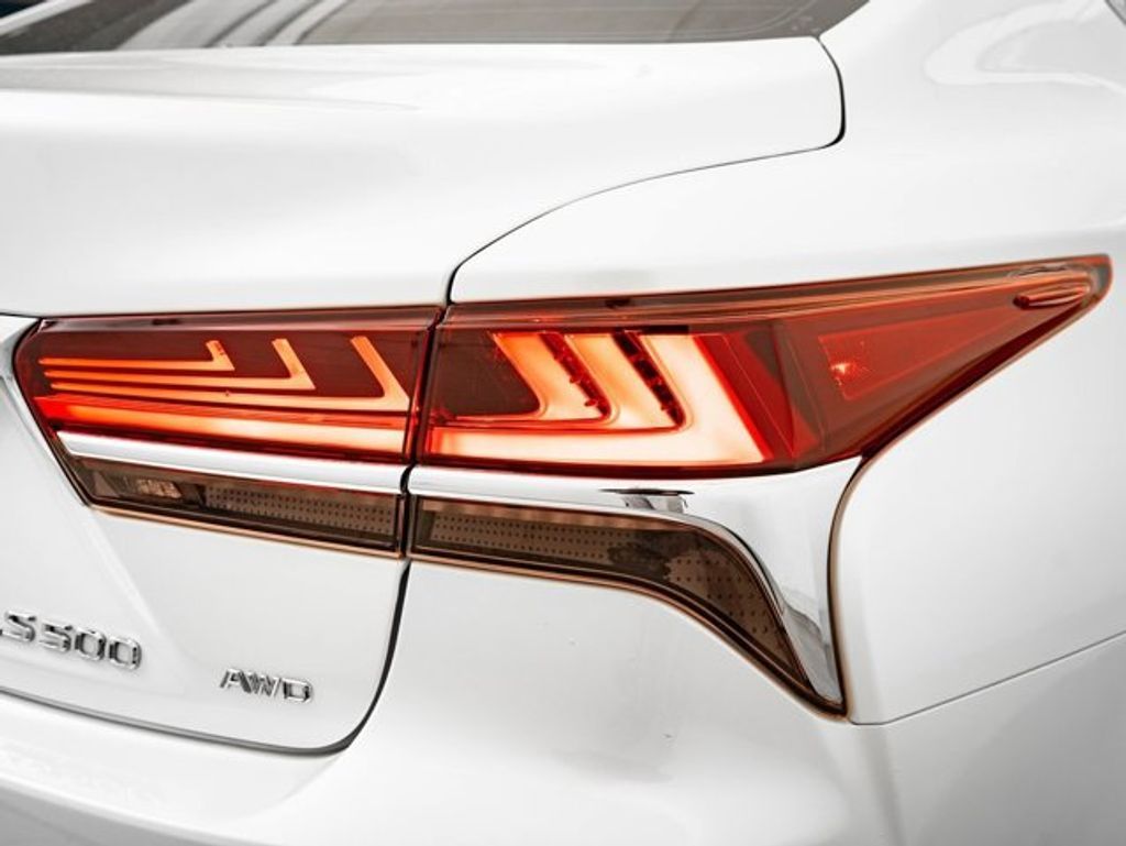 2019 LEXUS LS - photo 17