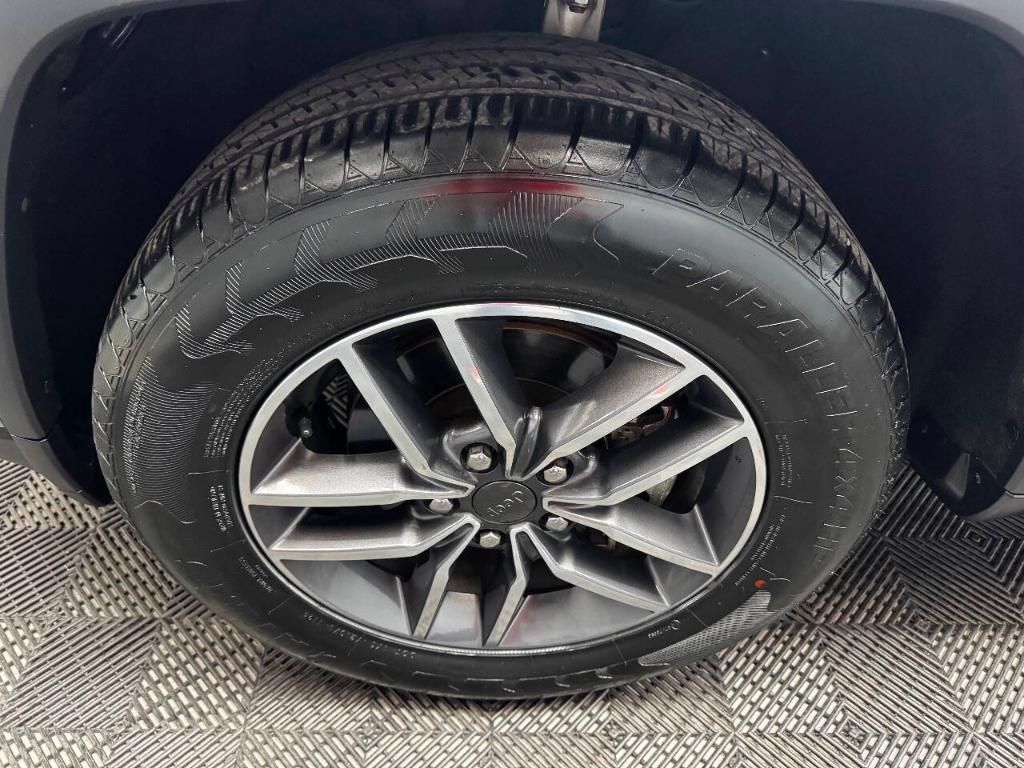 2020 JEEP Grand Cherokee - photo 19