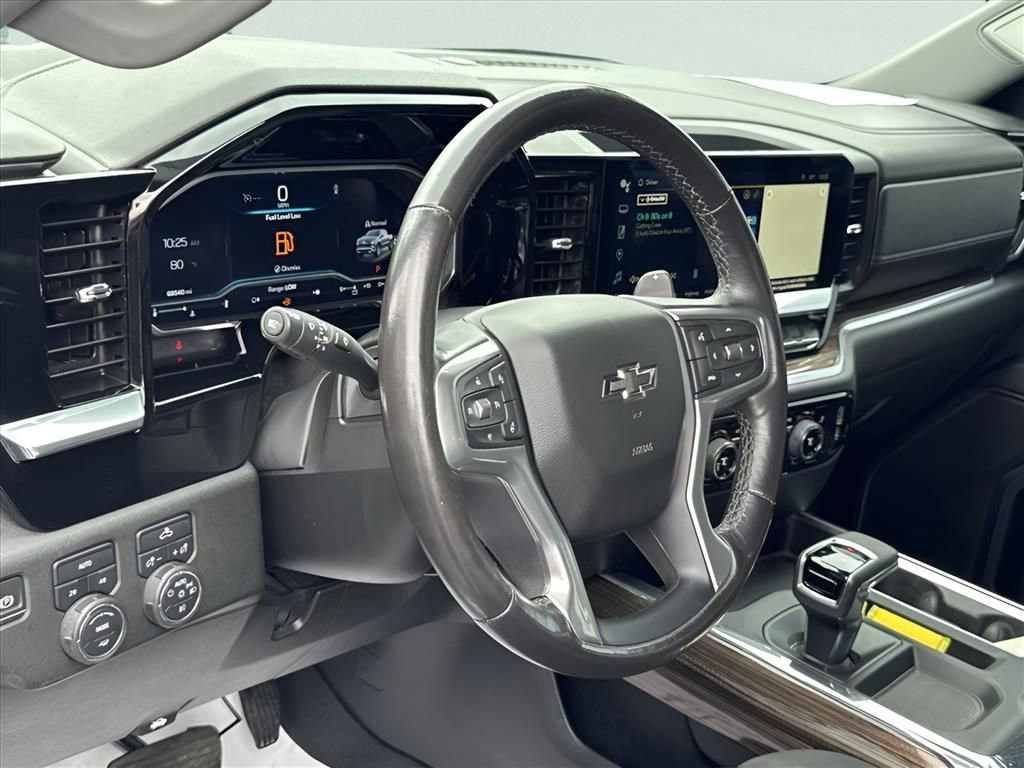 2023 CHEVROLET Silverado - photo 2