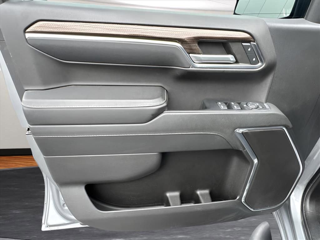 2023 CHEVROLET Silverado - photo 12