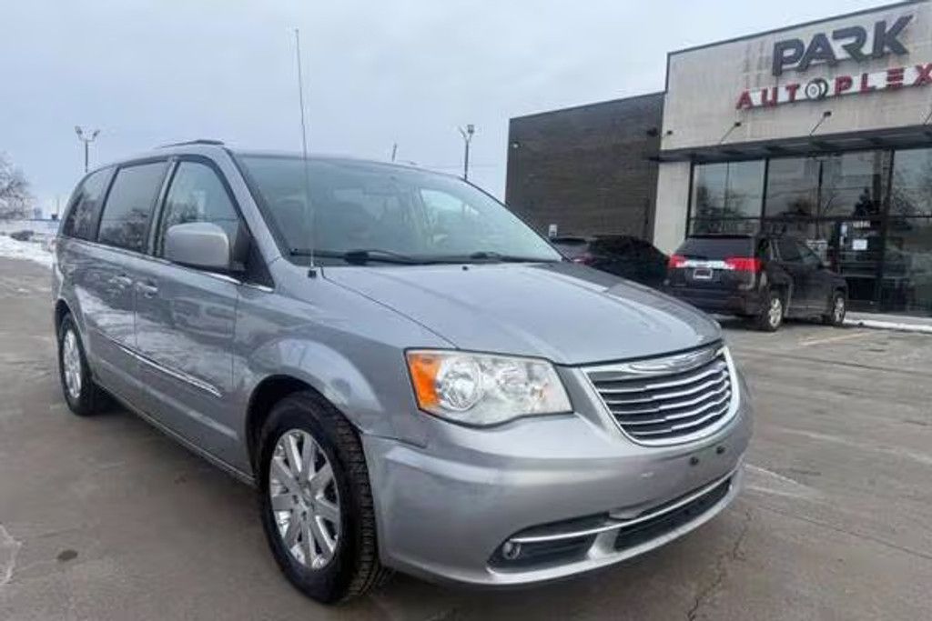 2015 Chrysler Town AND Country Touring