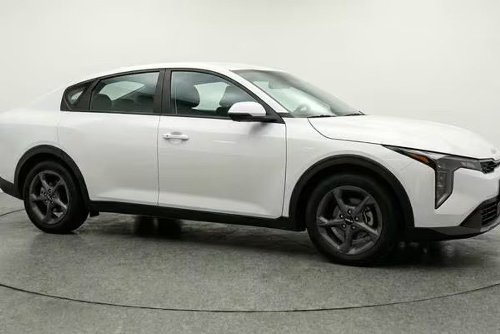 2025 Kia K4 LX LXS