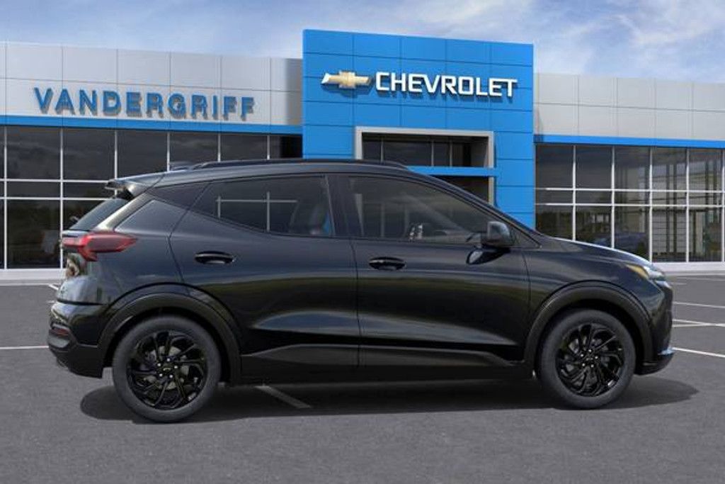 2027 CHEVROLET Bolt - photo 5