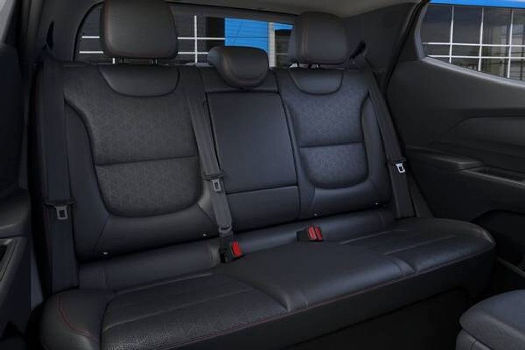 2027 CHEVROLET Bolt - photo 17