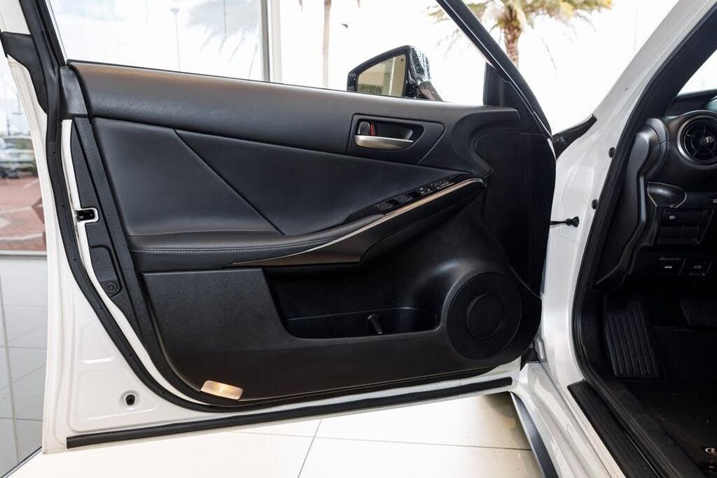 2024 LEXUS IS - photo 19