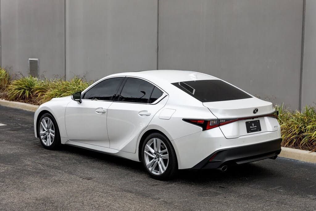 2024 LEXUS IS - photo 3