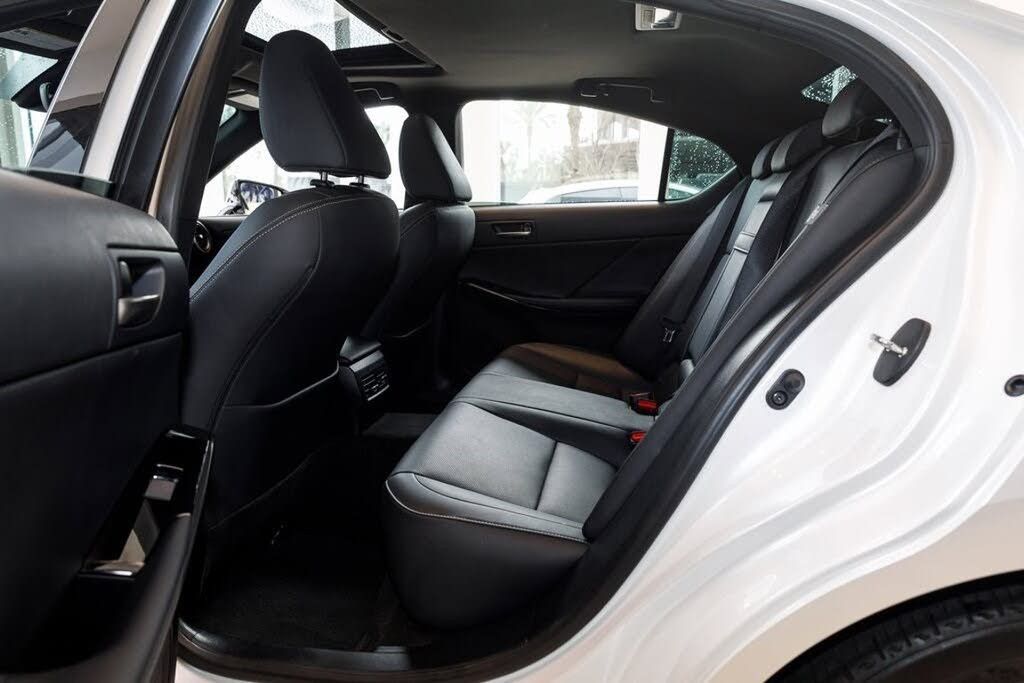 2024 LEXUS IS - photo 28