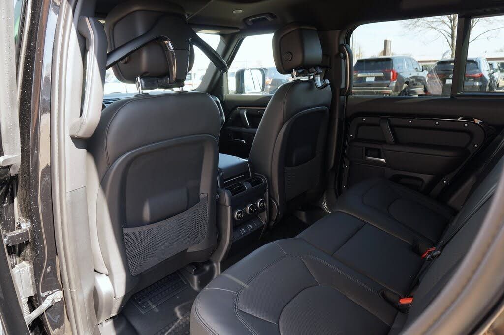2026 LAND ROVER Defender - photo 33