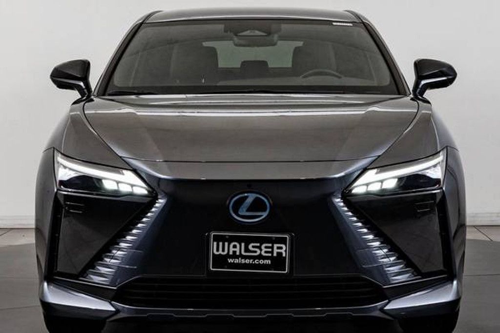 2023 LEXUS RZ - photo 2