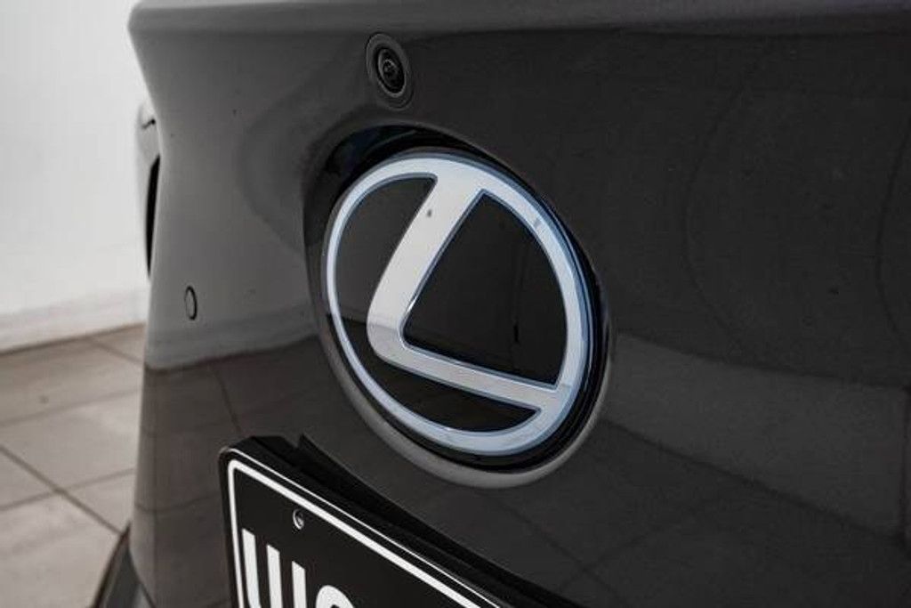 2023 LEXUS RZ - photo 3