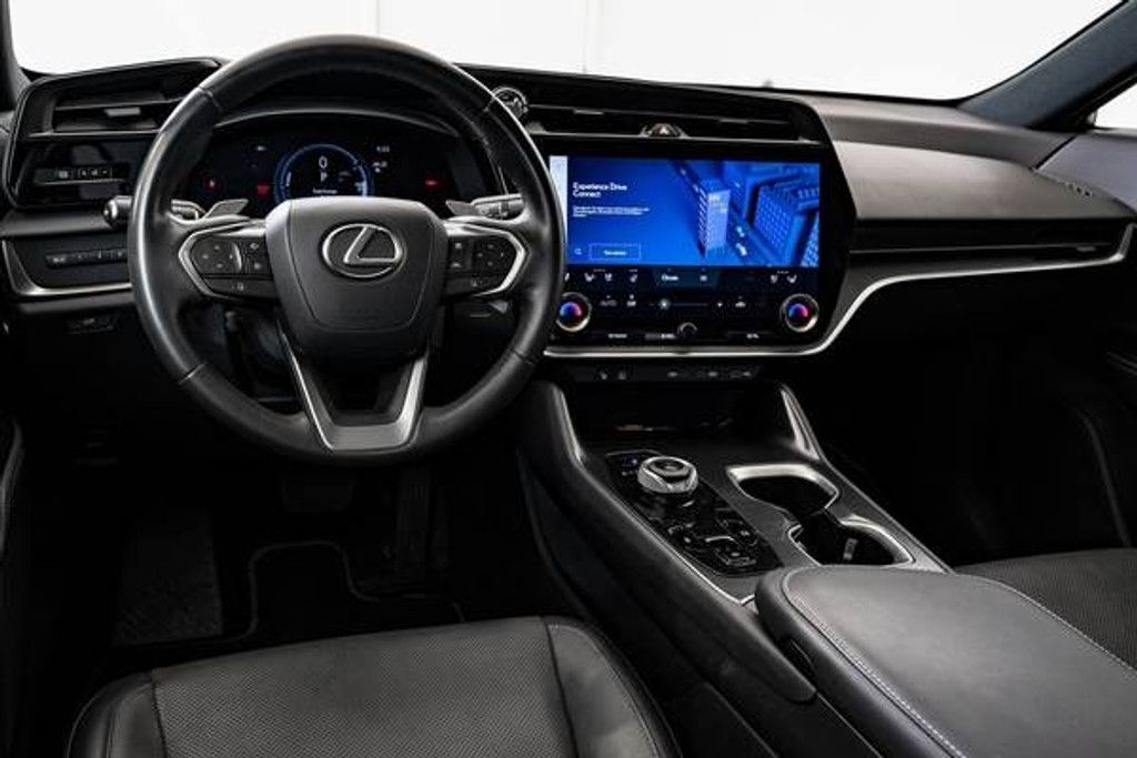 2023 LEXUS RZ - photo 4