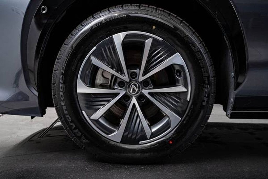 2023 LEXUS RZ - photo 13