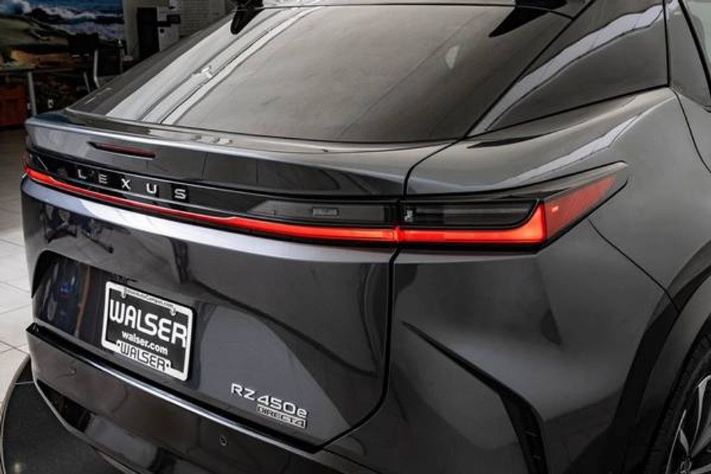 2023 LEXUS RZ - photo 9