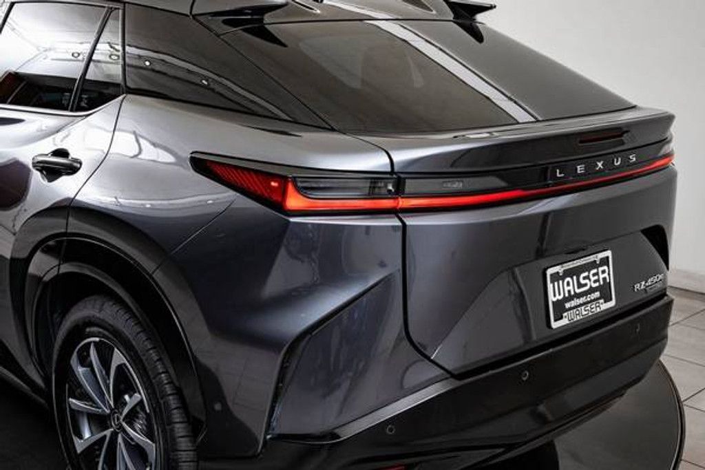 2023 LEXUS RZ - photo 18