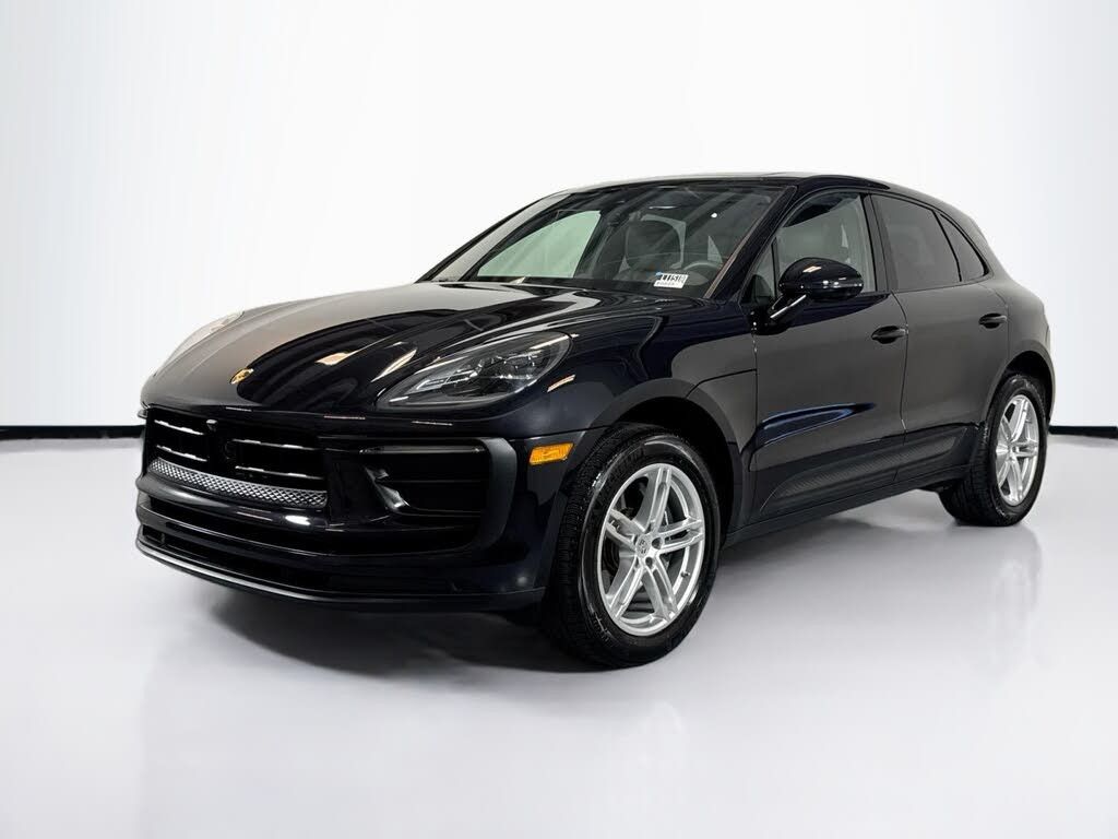 2025 Porsche Macan T