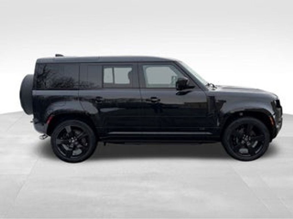2026 LAND ROVER Defender - photo 4