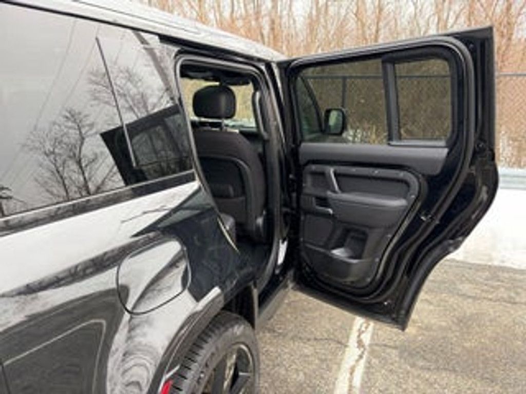 2026 LAND ROVER Defender - photo 16