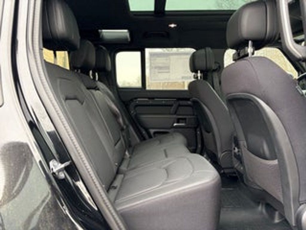 2026 LAND ROVER Defender - photo 17