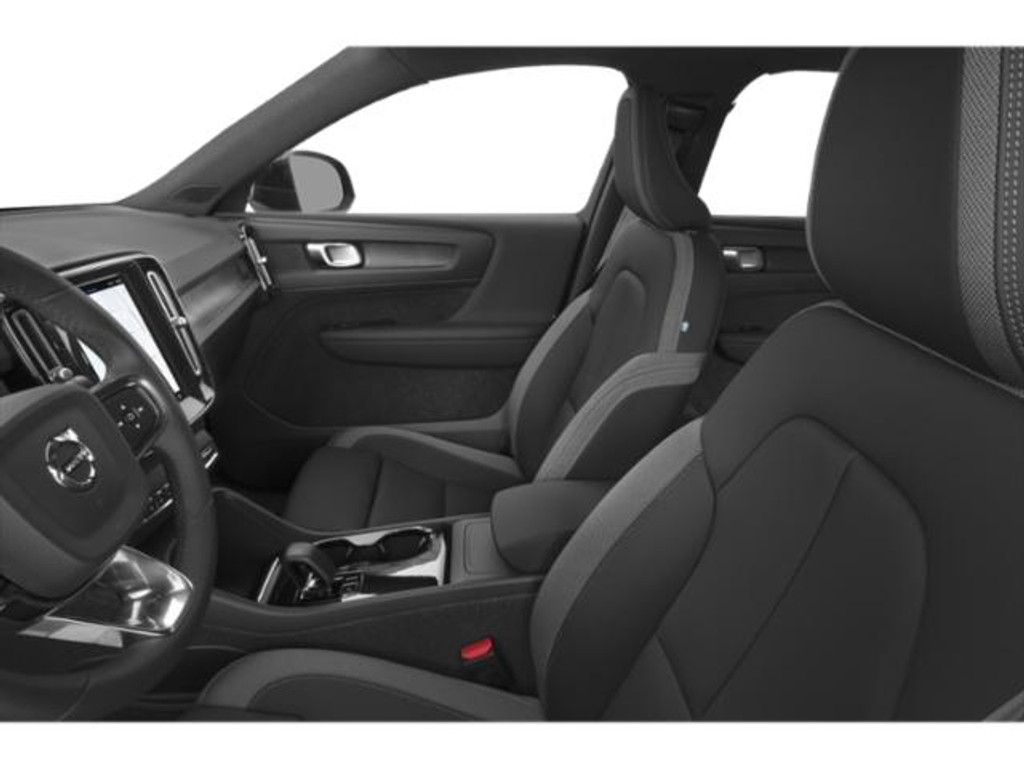 2023 VOLVO XC40 - photo 8