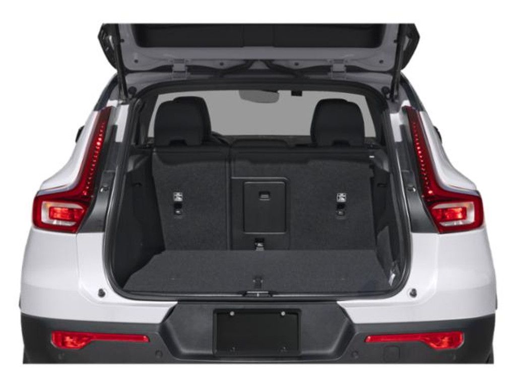 2023 VOLVO XC40 - photo 10