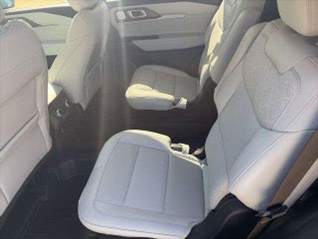 2026 FORD Explorer - photo 12