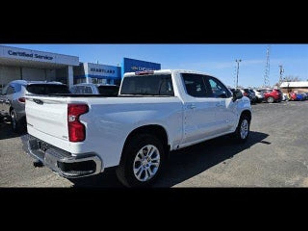 2024 CHEVROLET Silverado - photo 3