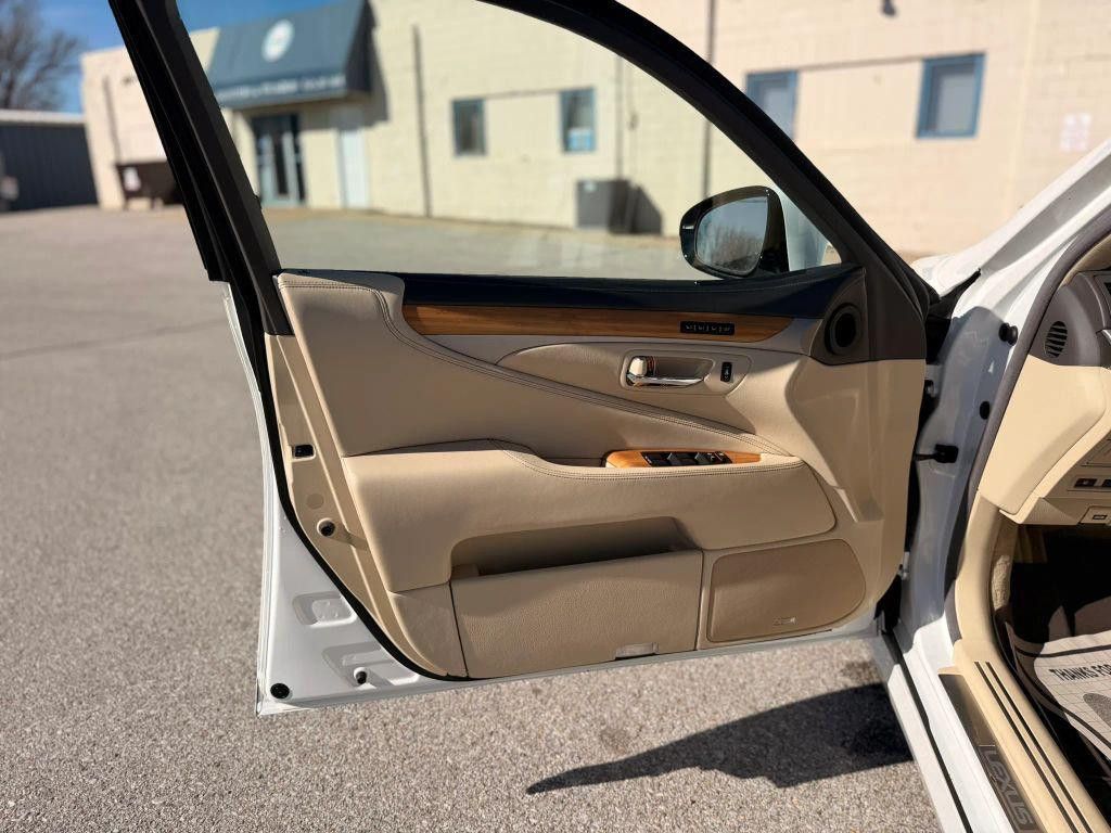 2014 LEXUS LS - photo 19