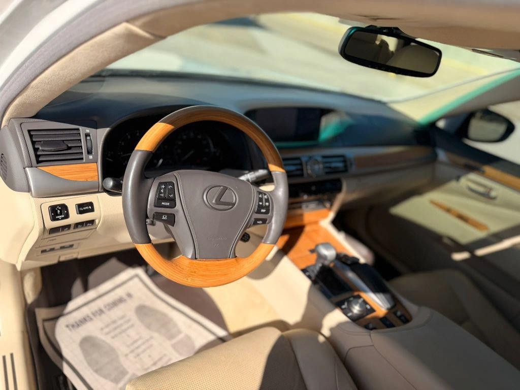 2014 LEXUS LS - photo 22