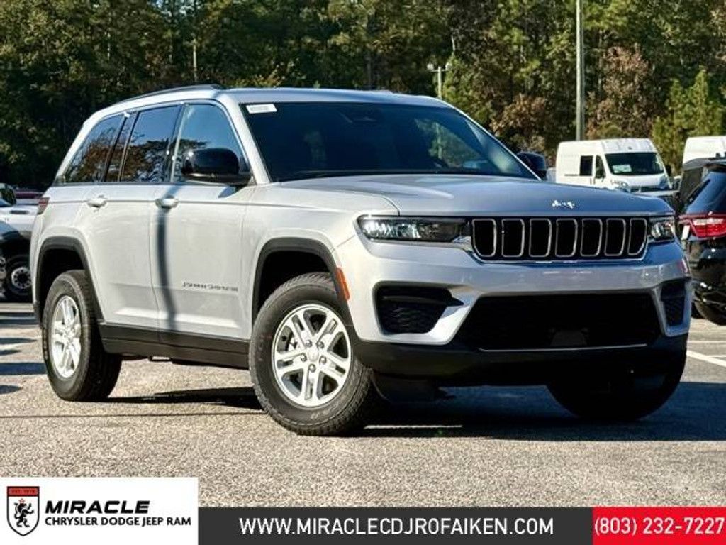 2025 Jeep Grand Cherokee Laredo Altitude