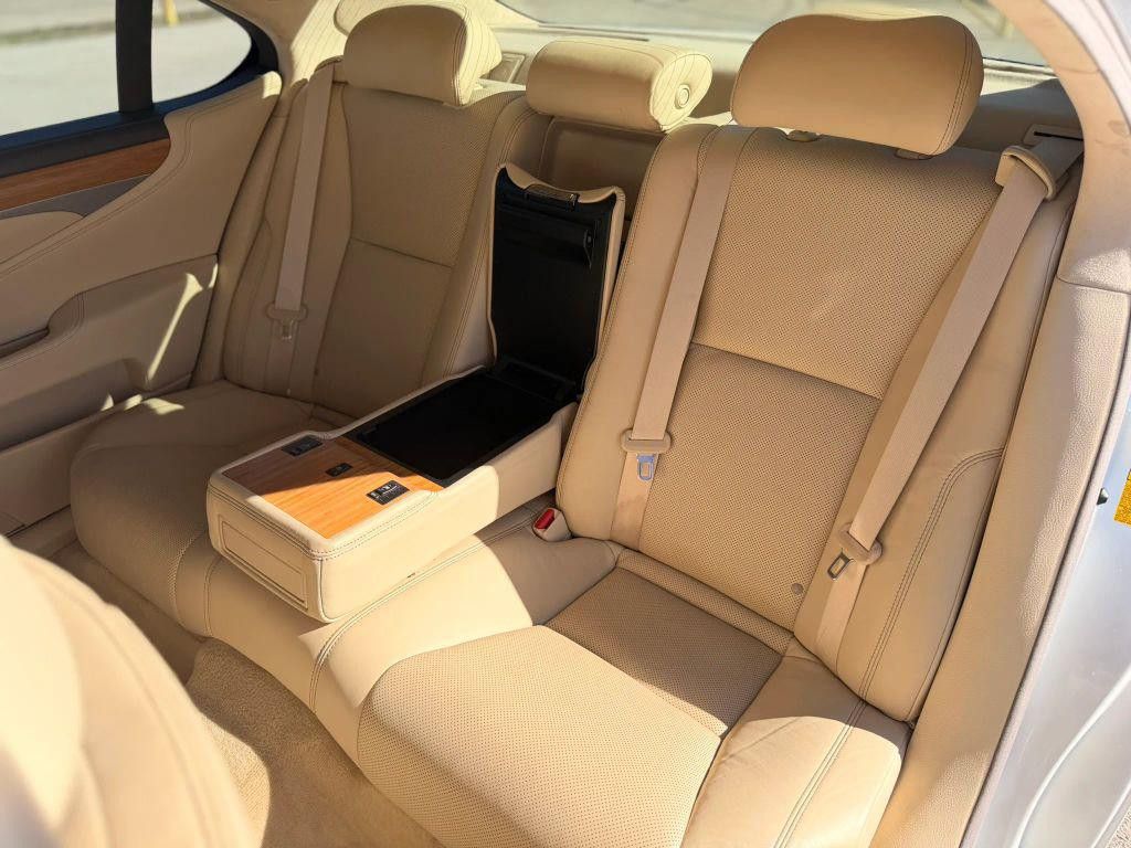 2014 LEXUS LS - photo 13