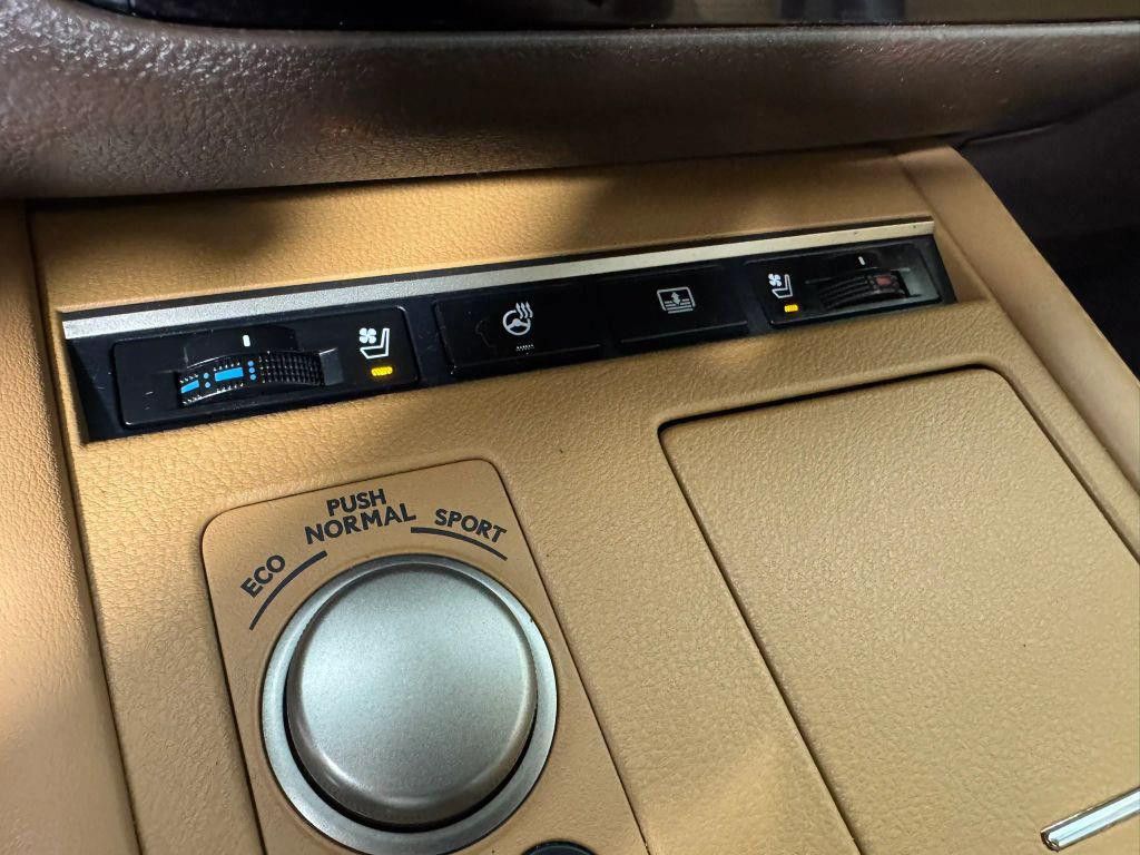 2016 LEXUS ES - photo 23