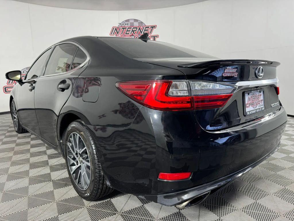 2016 LEXUS ES - photo 31