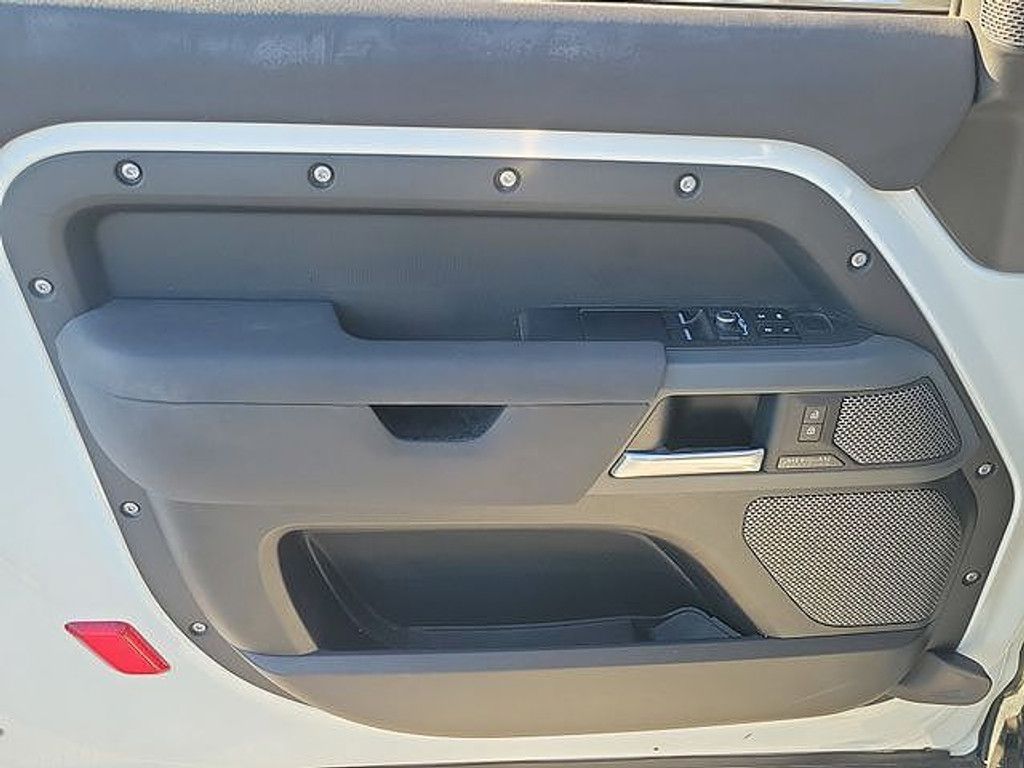 2023 LAND ROVER Defender - photo 15