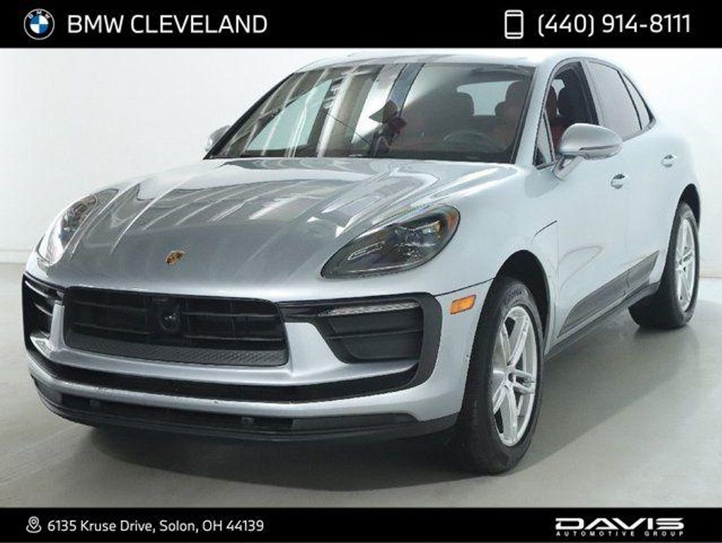 2025 Porsche Macan T