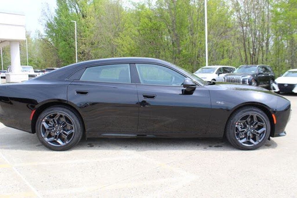2026 DODGE Charger - photo 5