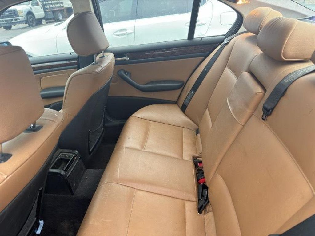 2005 BMW 325xi - photo 10