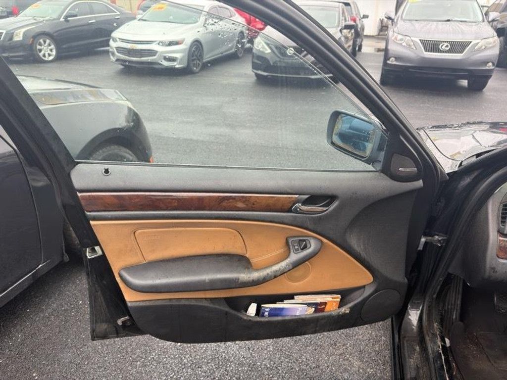 2005 BMW 325xi - photo 6