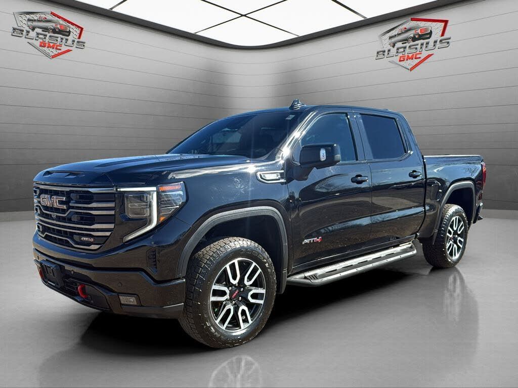 2025 GMC Sierra AT4