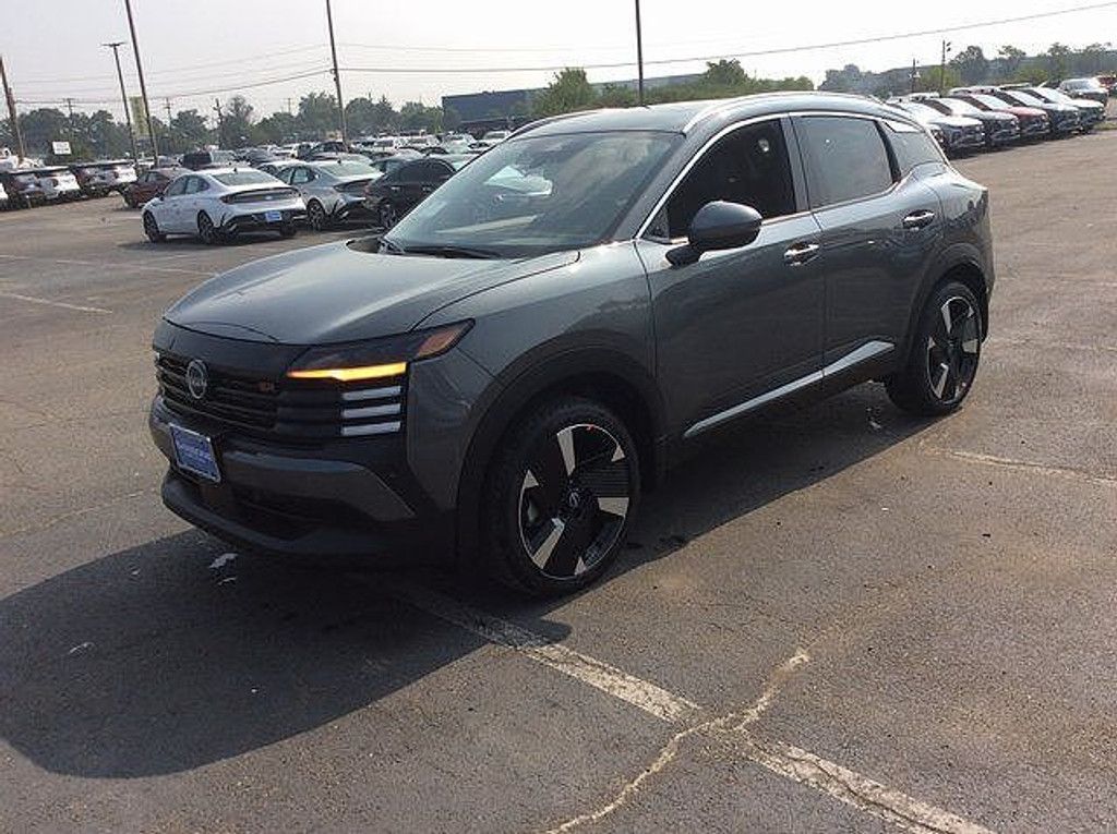 2025 Nissan Kicks MPV SR