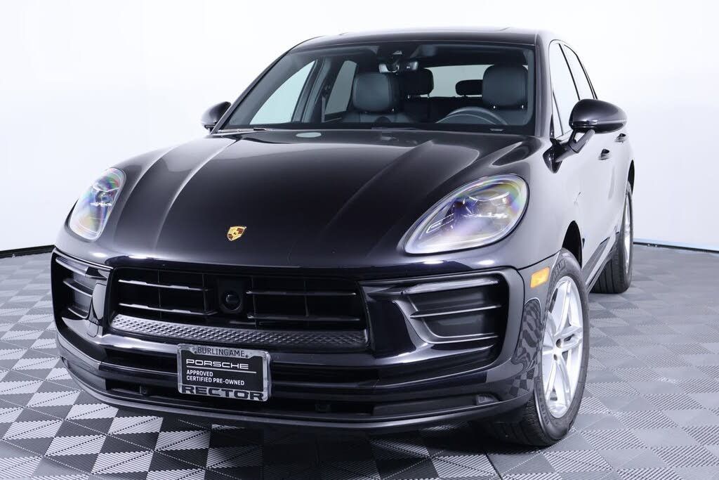 2025 Porsche Macan T