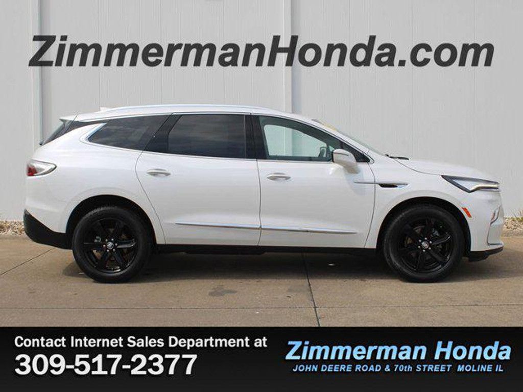 2023 Buick Enclave Essence