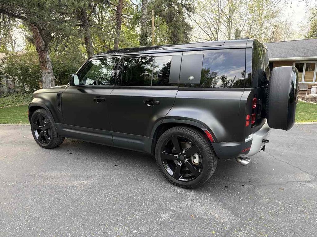 2024 LAND ROVER Defender - photo 2