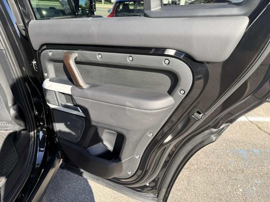 2024 LAND ROVER Defender - photo 20